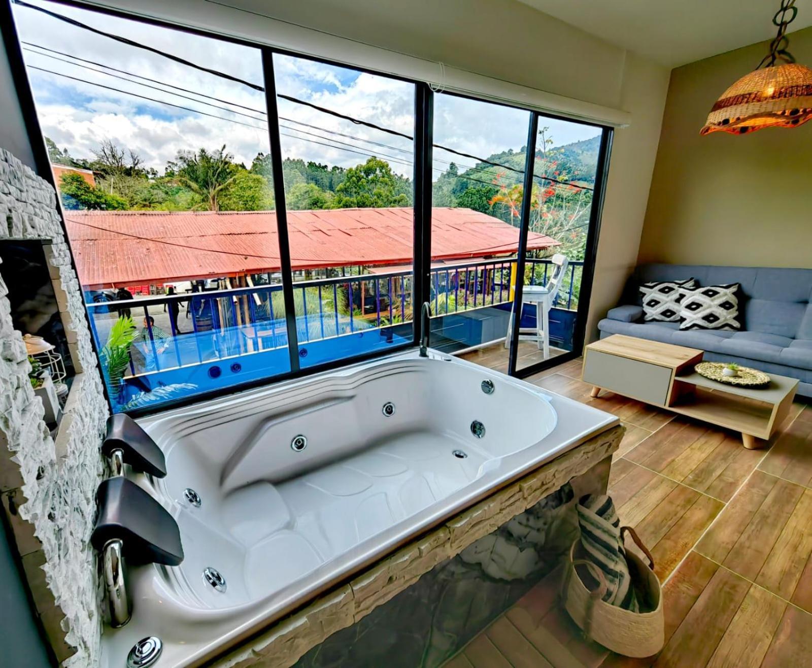 Habitacion Deluxe 2 Con Jacuzzi A 20 Mt Del Parque Salento Dış mekan fotoğraf